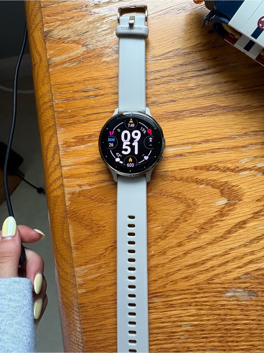 garmin Venu 3s Smartwatch - Light Gray Band, Silver Case